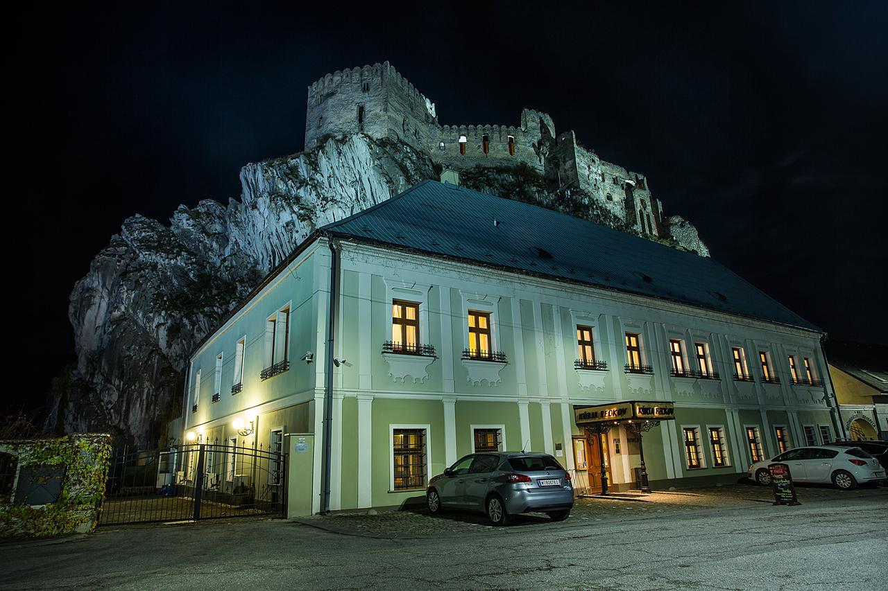 Kuria Beckov - Penzion Exterior photo